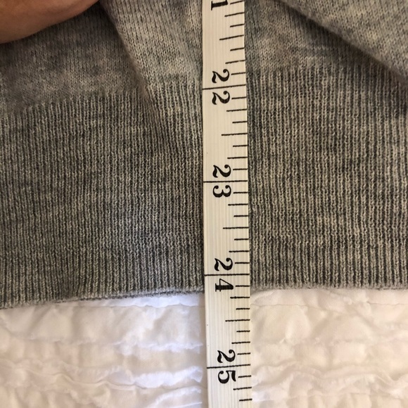 Banana Republic Grey Short Sleeve Light Sweater M - Picture 12 of 12